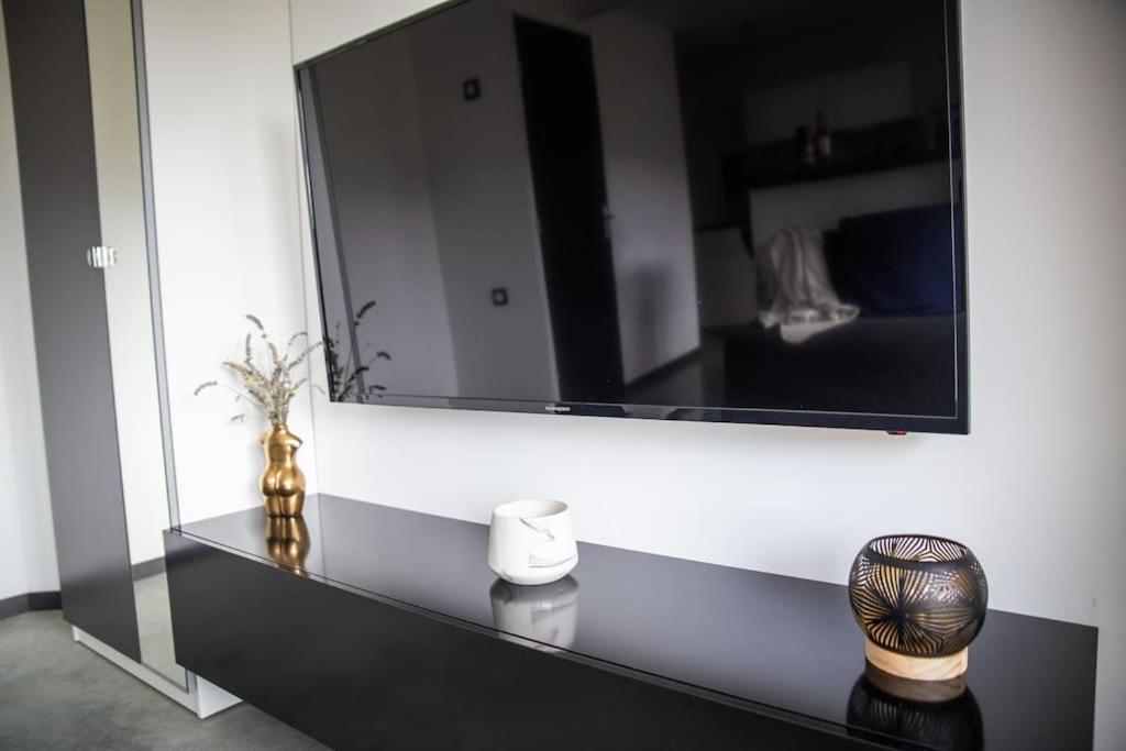 Bienvenue Dans Le Cobalt ! Apartamento Cholonge Exterior foto